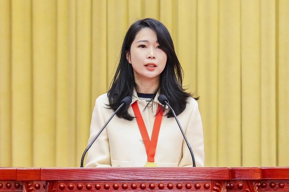 蕾董社会主义事业优良建设者-网站新闻