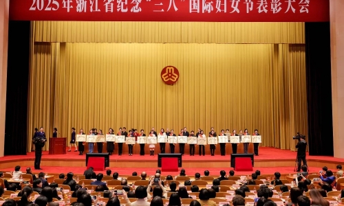 祝贺！3377体育全网这支创新团队，，，，，，，，摘得“全国巾帼文化岗”