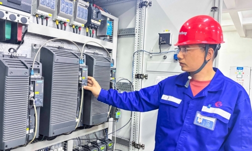 3377体育全网杜元祖获评“浙江工匠”